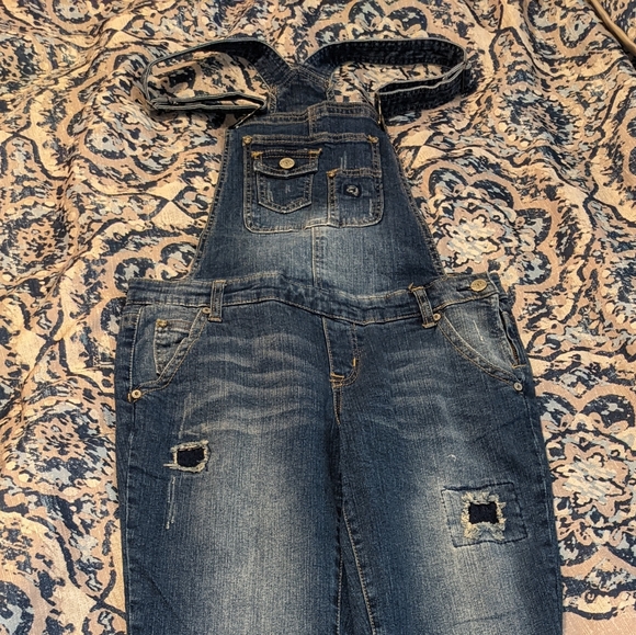 Capris - Picture 2 of 4